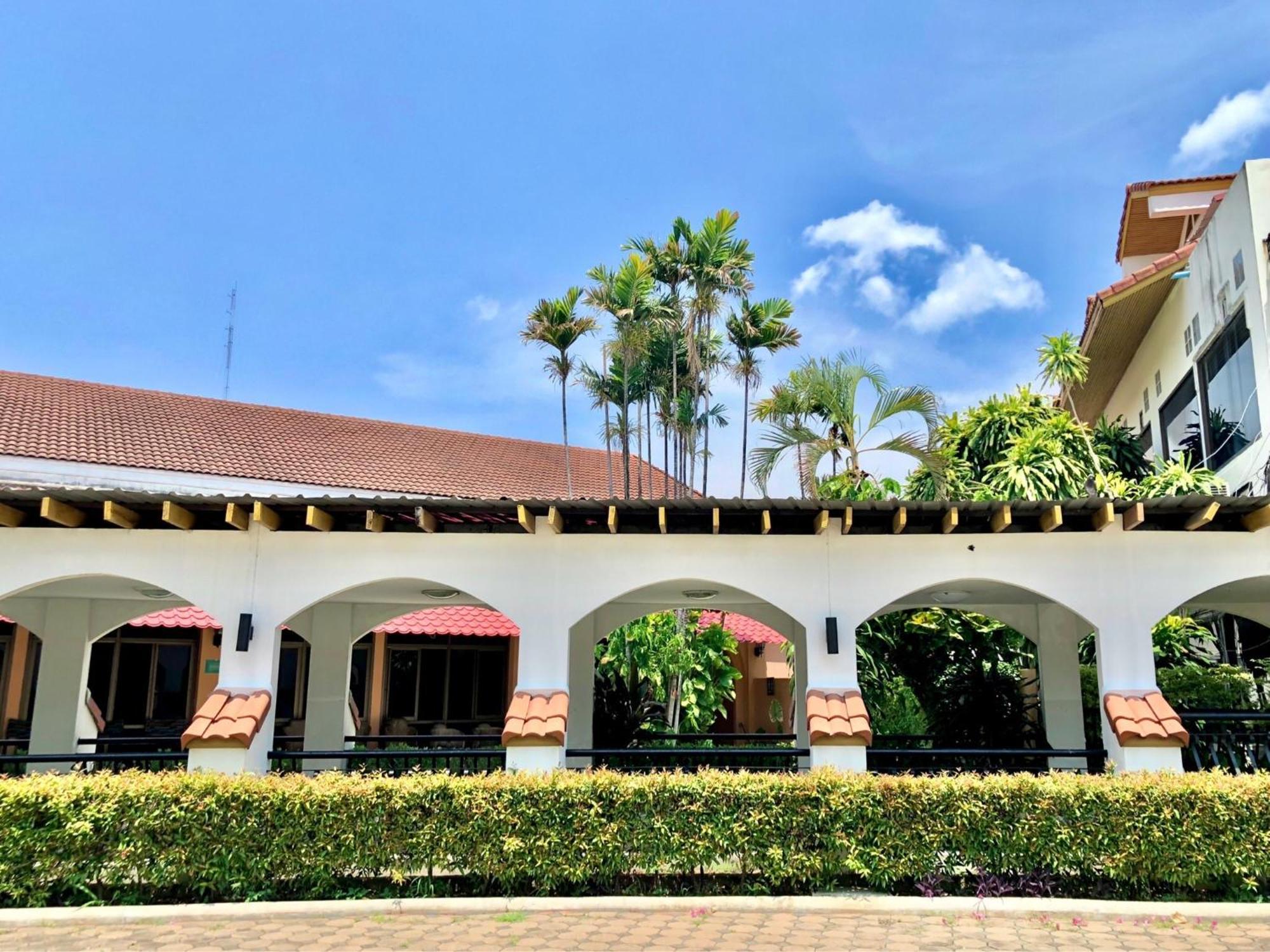 Dad D Resort By Lopburi Inn Resort Exterior foto
