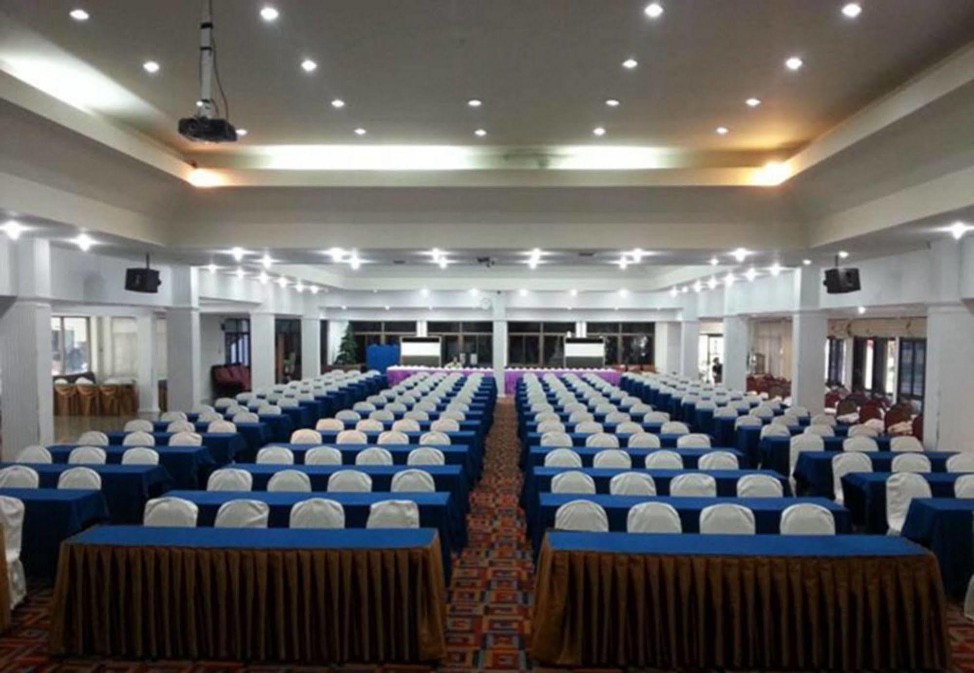 Dad D Resort By Lopburi Inn Resort Exterior foto